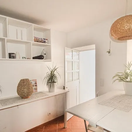 Apartamento Cozy Private With Patio Lisboa
