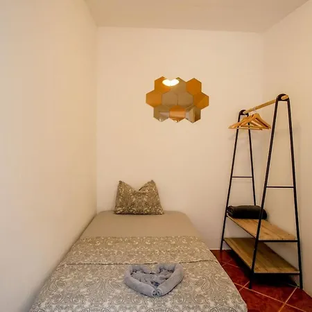 Cozy Private With Patio