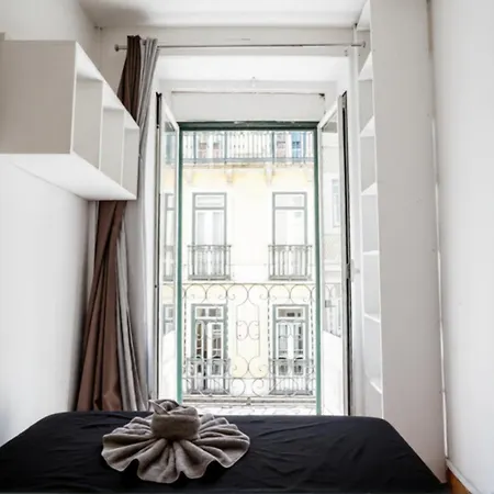 Cozy Private With Patio Apartment Lissabon