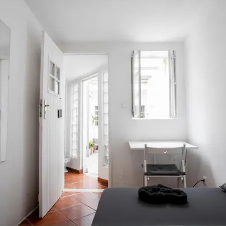Cozy Private With Patio * Lissabon
