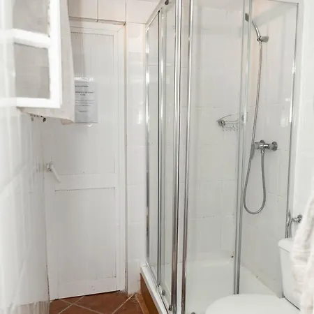 Cozy Private With Patio Lissabon