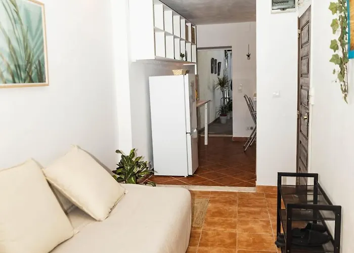 Cozy Private With Patio Appartement Lissabon