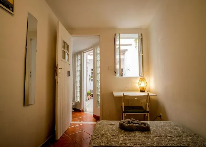 Cozy Private With Patio * Lisboa