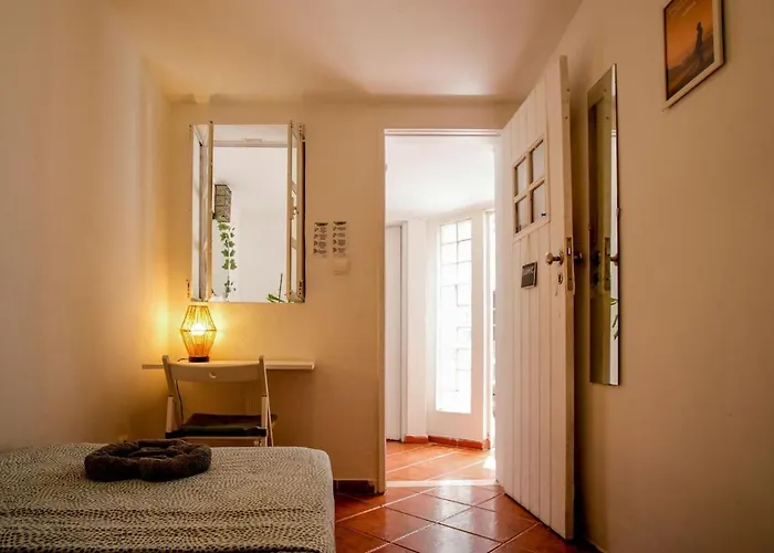 Cozy Private With Patio 아파트