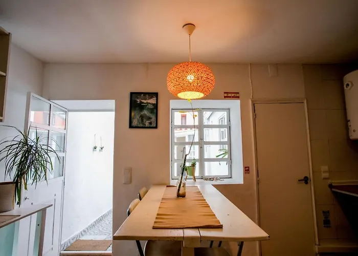 아파트 Cozy Private With Patio 리스본