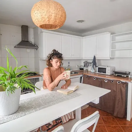 Cozy Private With Patio * Лиссабон