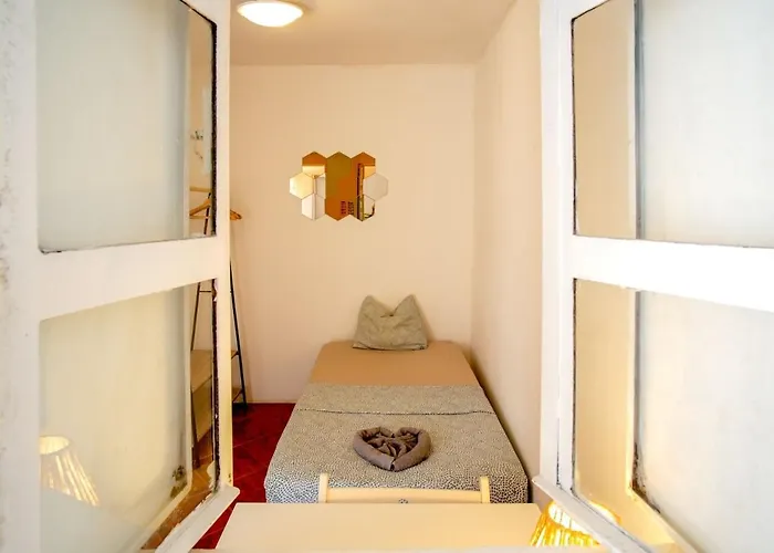 Cozy Private With Patio