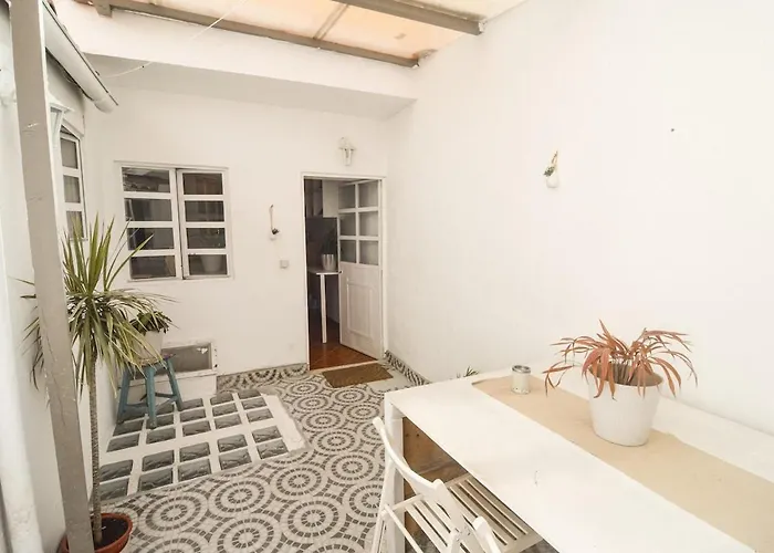 Cozy Private With Patio * Lisboa