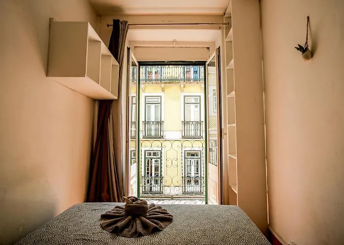 Cozy Private With Patio Lissabon